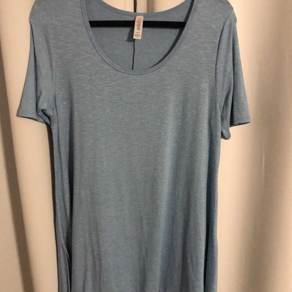 LuLaRoe baby blue perfect tee small